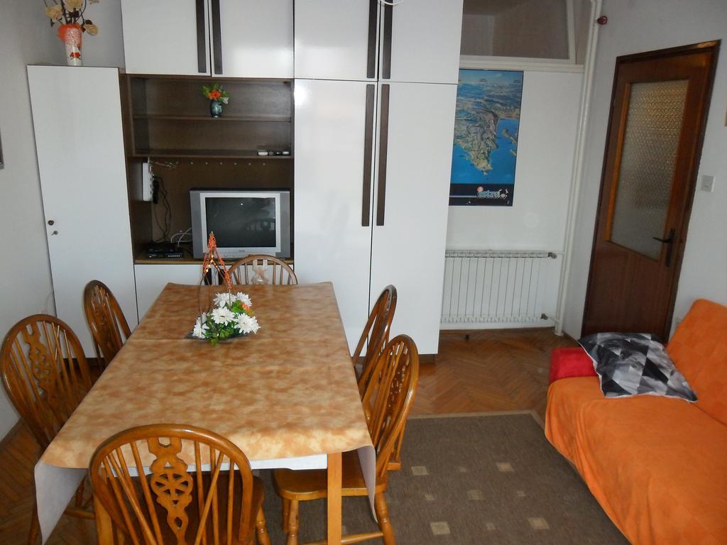 Vile Park Apartments Porec Bagian luar foto