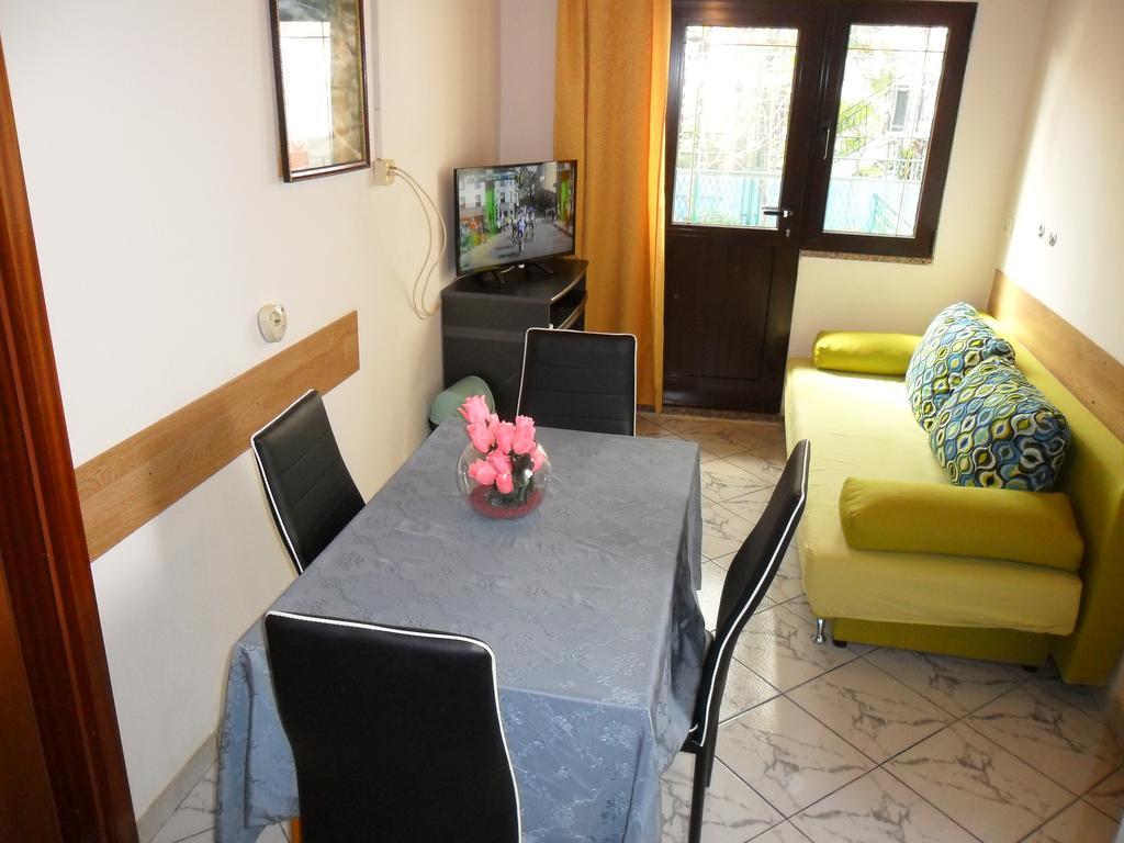 Vile Park Apartments Porec Bagian luar foto