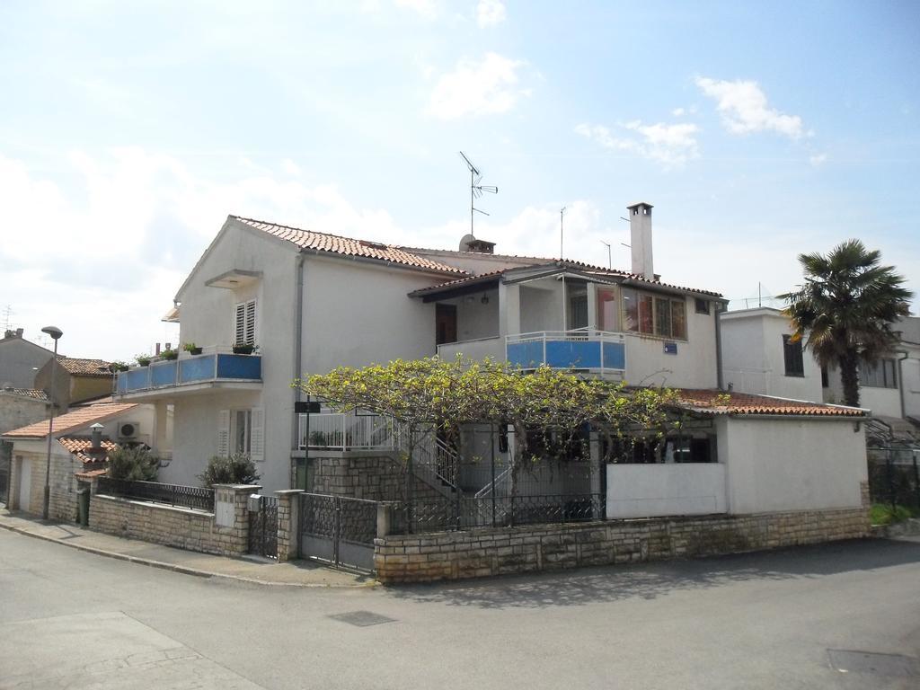 Vile Park Apartments Porec Bagian luar foto