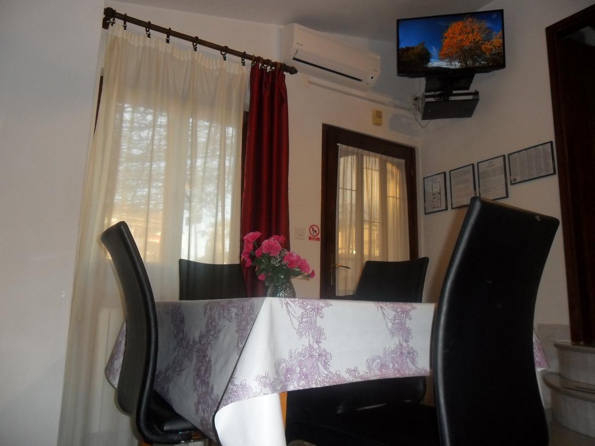 Vile Park Apartments Porec Bagian luar foto