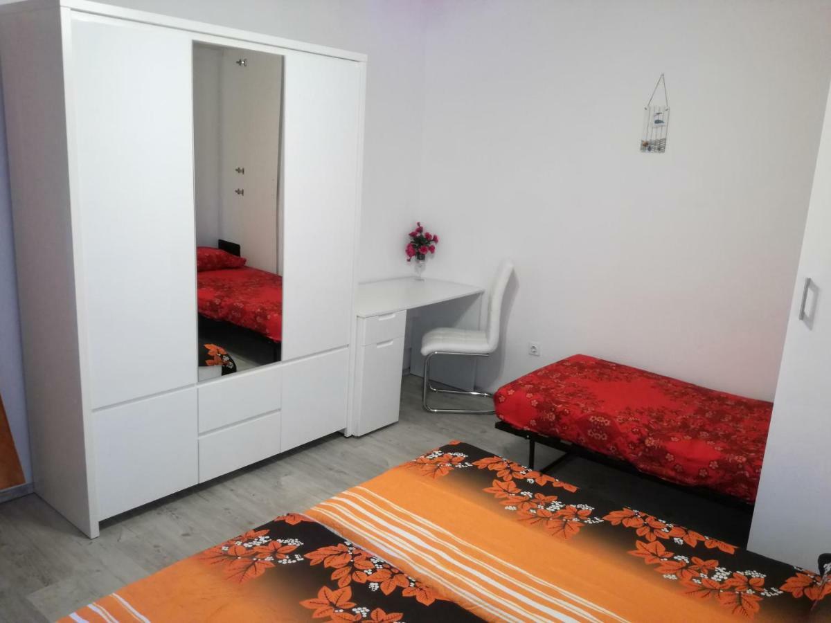 Vile Park Apartments Porec Bagian luar foto