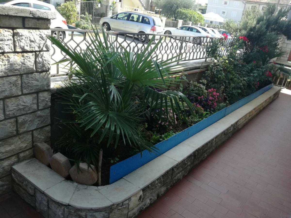 Vile Park Apartments Porec Bagian luar foto