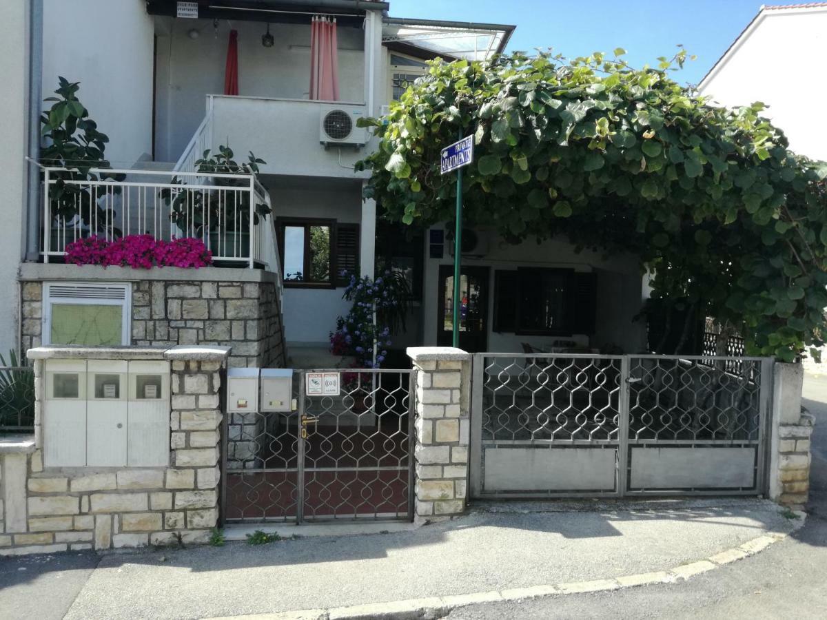 Vile Park Apartments Porec Bagian luar foto